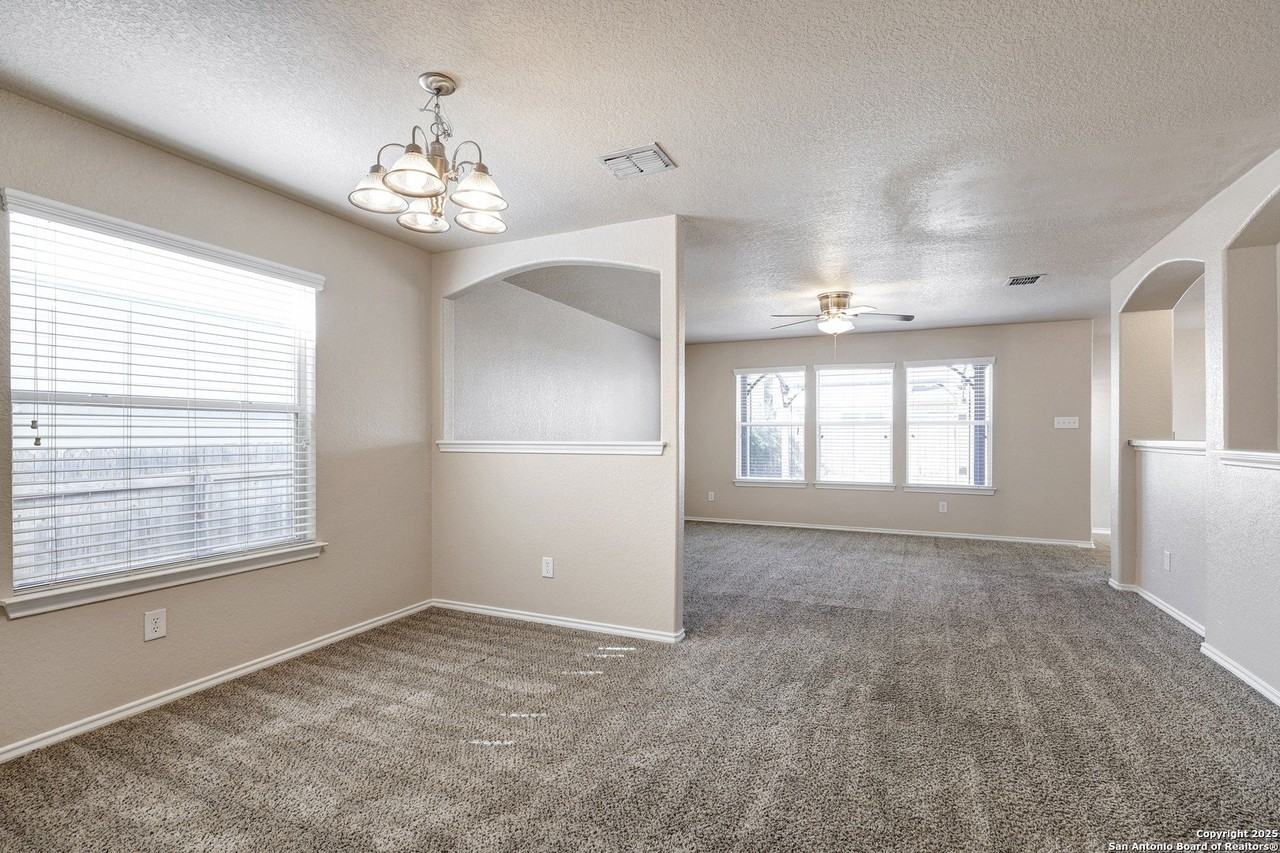 11015 Gilpin Cyn - Photo 3 of 31