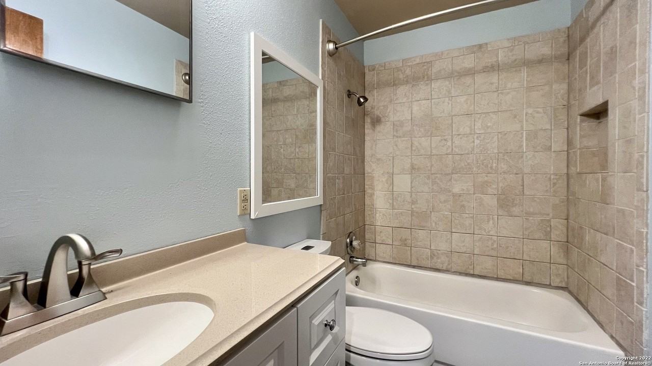 203 Dora St - Photo 5 of 9