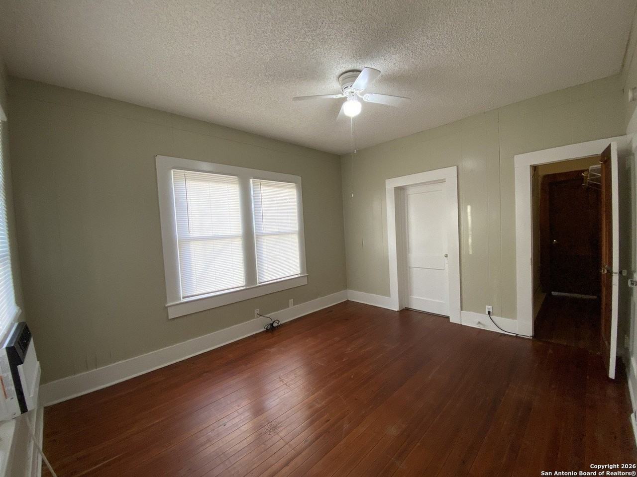 416 W Johnson St - Photo 4 of 7