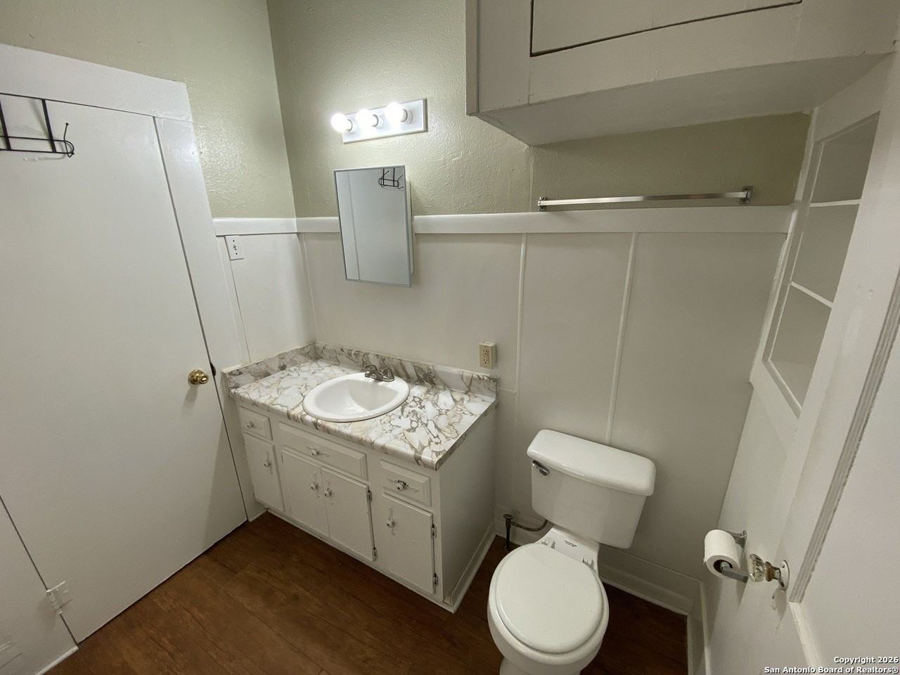 416 W Johnson St - Photo 6 of 7