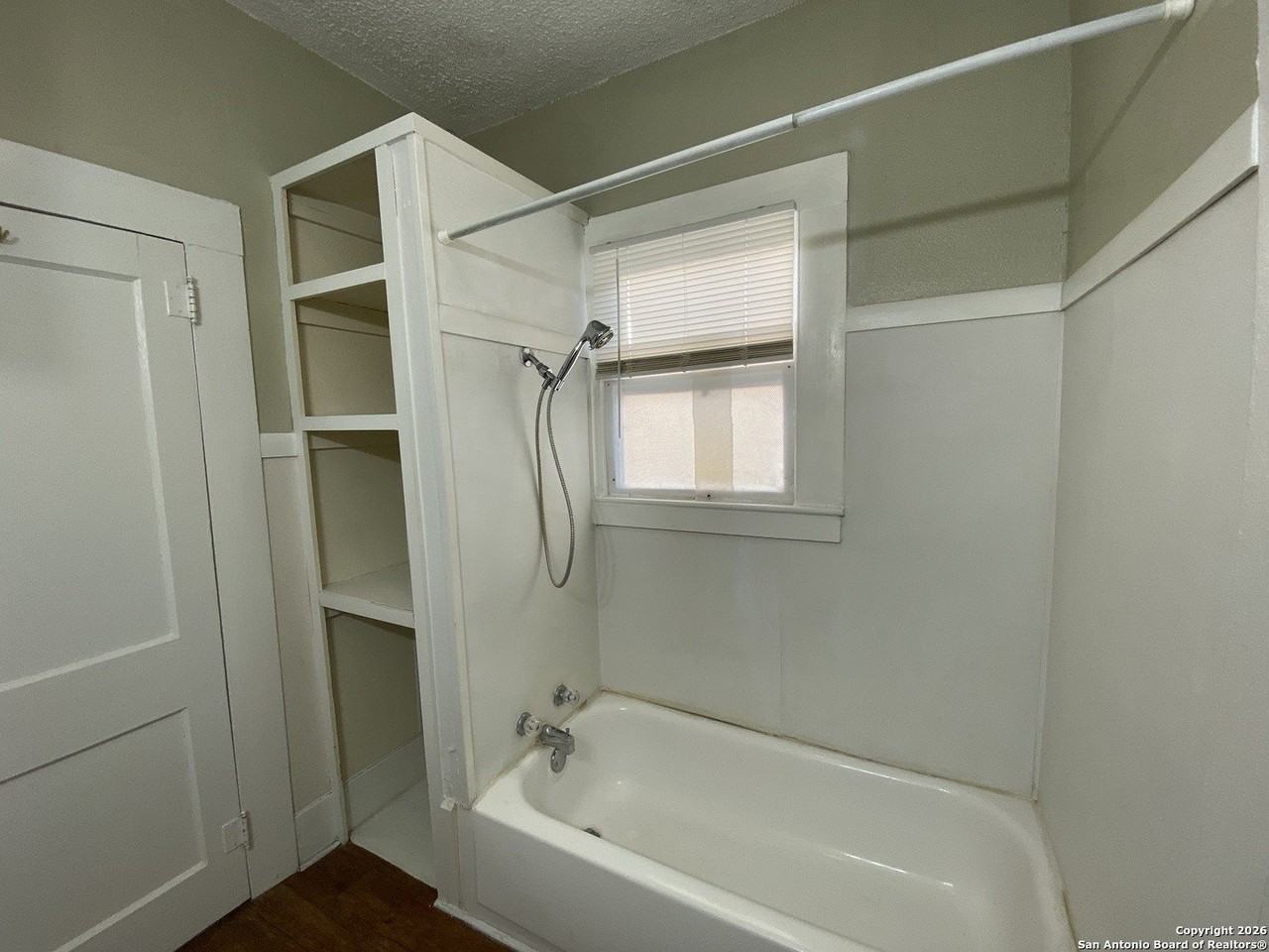 416 W Johnson St - Photo 7 of 7