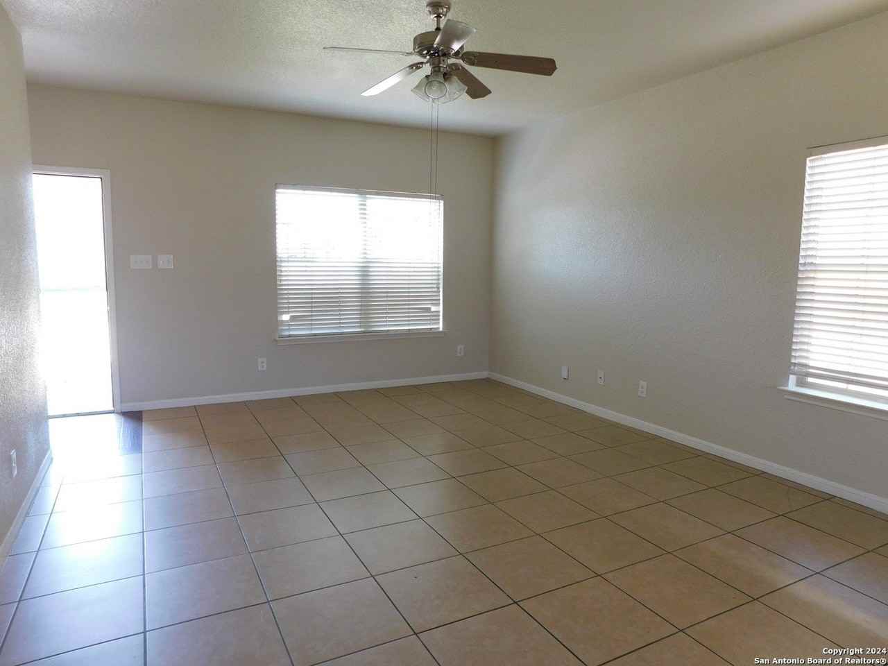 6207 Hazel Valley St - Photo 3 of 18