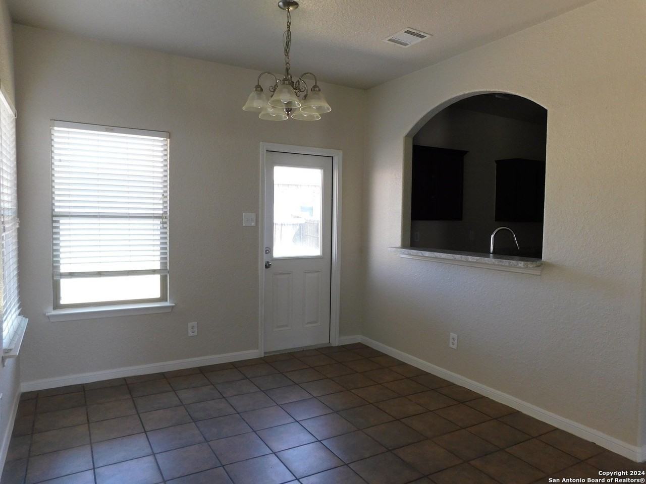 6207 Hazel Valley St - Photo 4 of 18