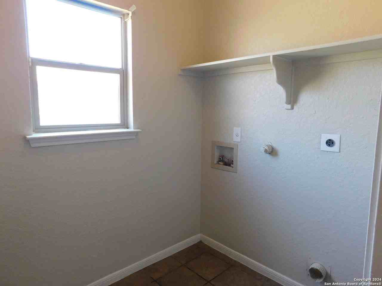 6207 Hazel Valley St - Photo 7 of 18