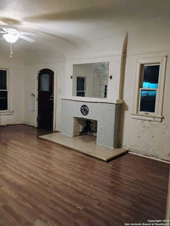 510 Vanderbilt St - Photo 3 of 10