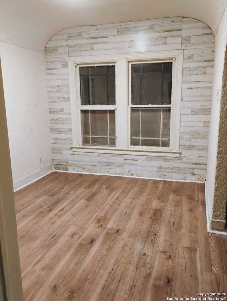 510 Vanderbilt St - Photo 5 of 10