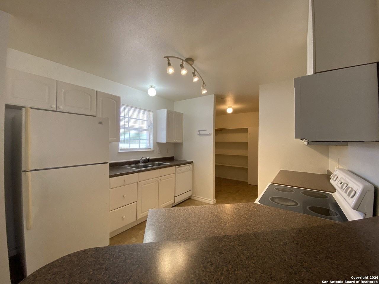 176 W White St Unit A #A - Photo 4 of 11