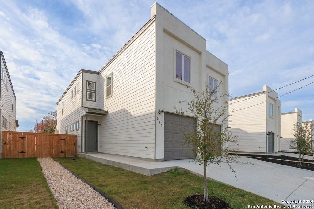 211 San Salvador Ave Unit 102 #102 - Photo 2 of 22