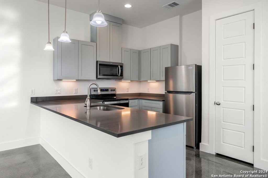 211 San Salvador Ave Unit 102 #102 - Photo 5 of 22