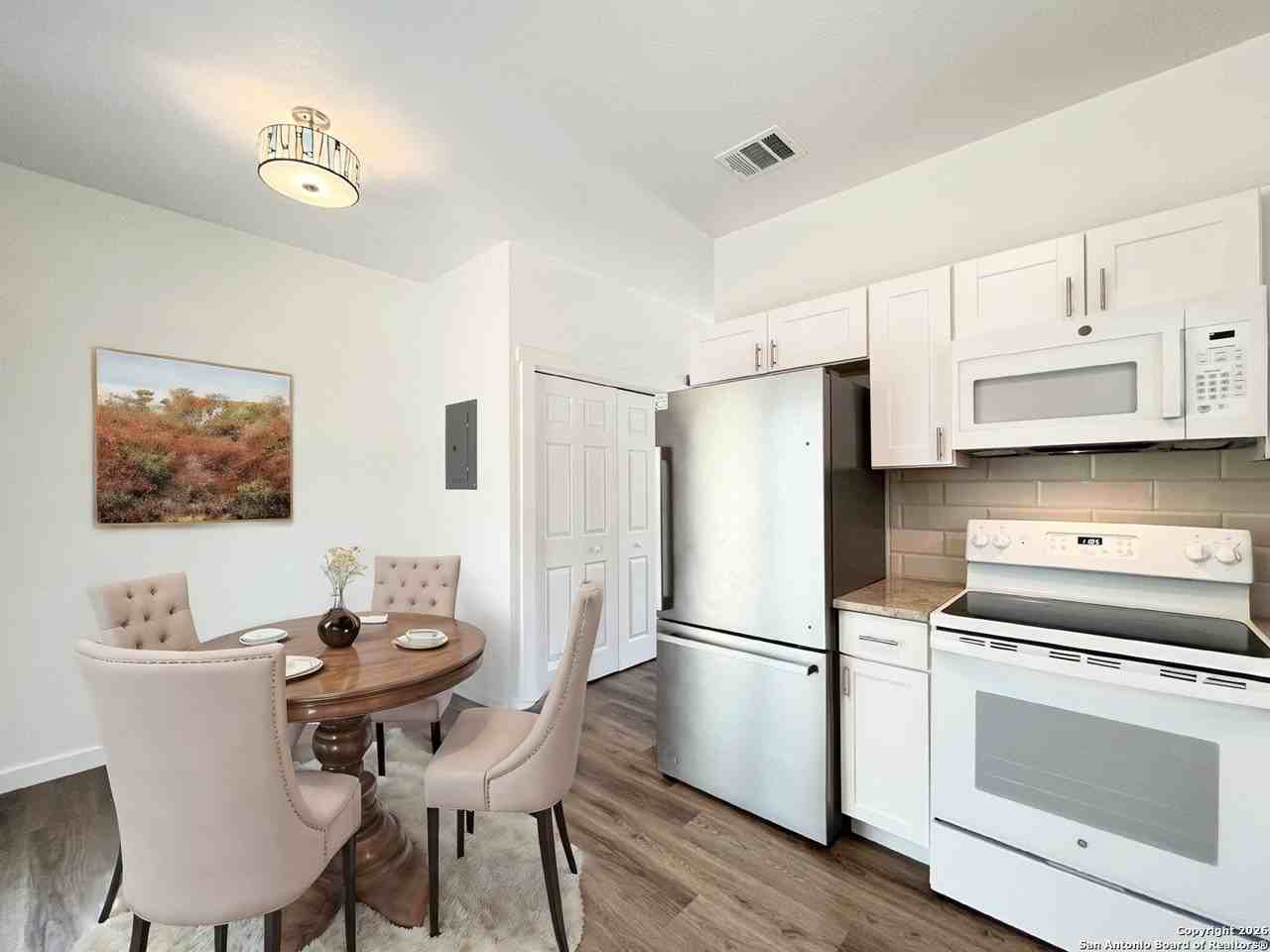 1307 Whispering Hills Dr - Photo 3 of 41