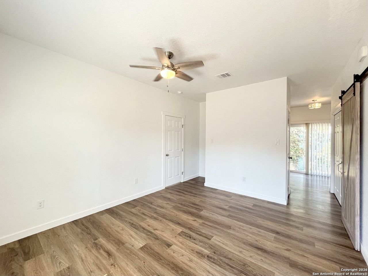 1307 Whispering Hills Dr - Photo 7 of 41