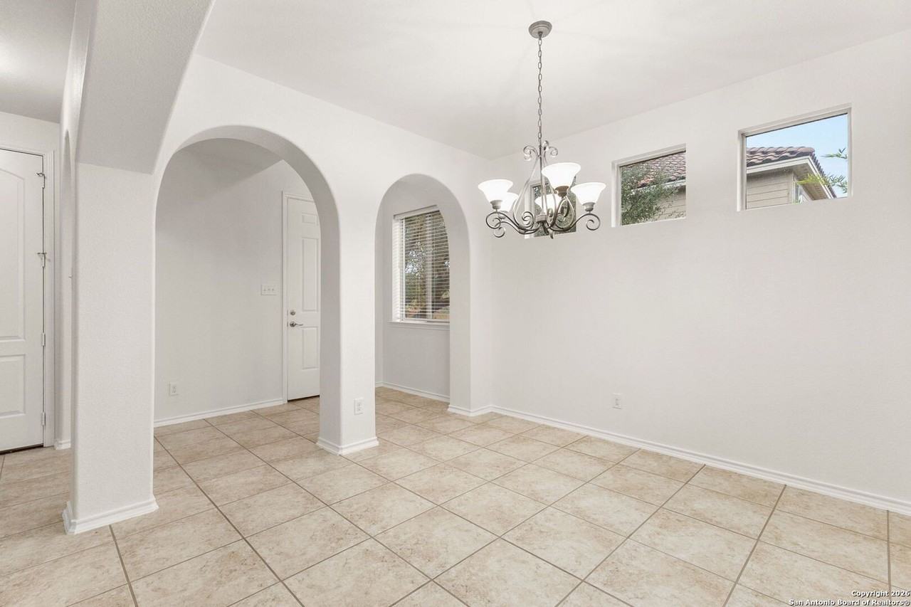 17811 Camino Grande - Photo 4 of 36