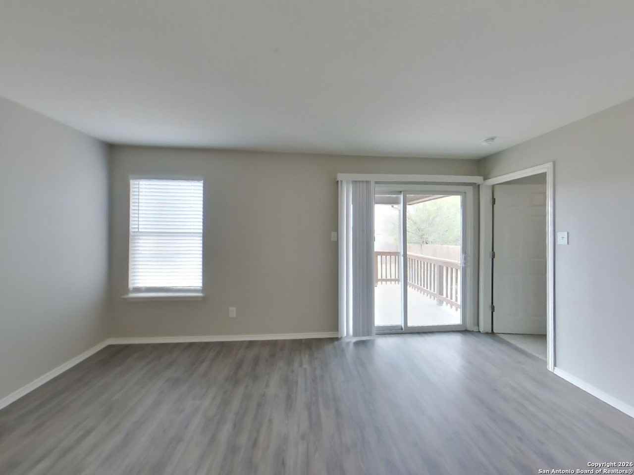 2319 Camberly Vw - Photo 2 of 16