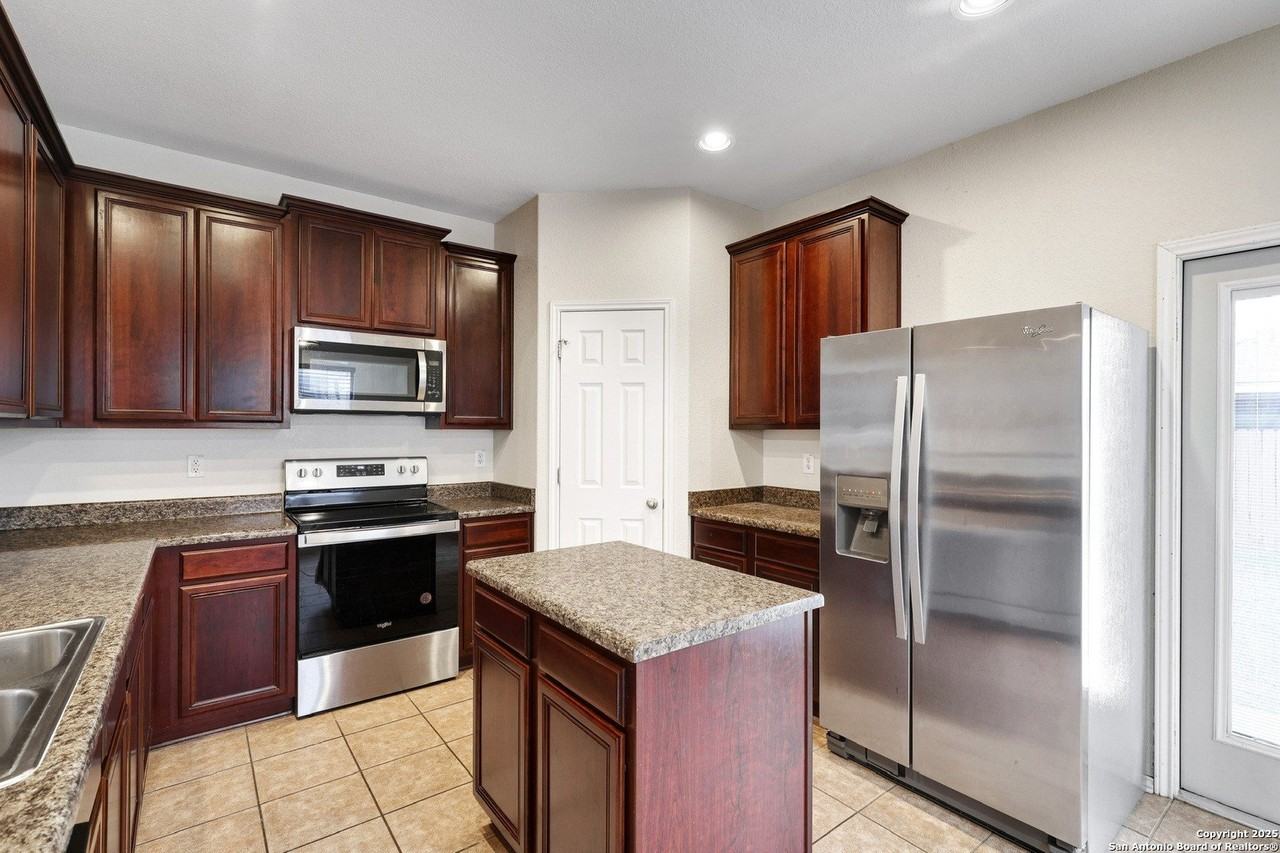 10410 Weser Ln - Photo 6 of 22