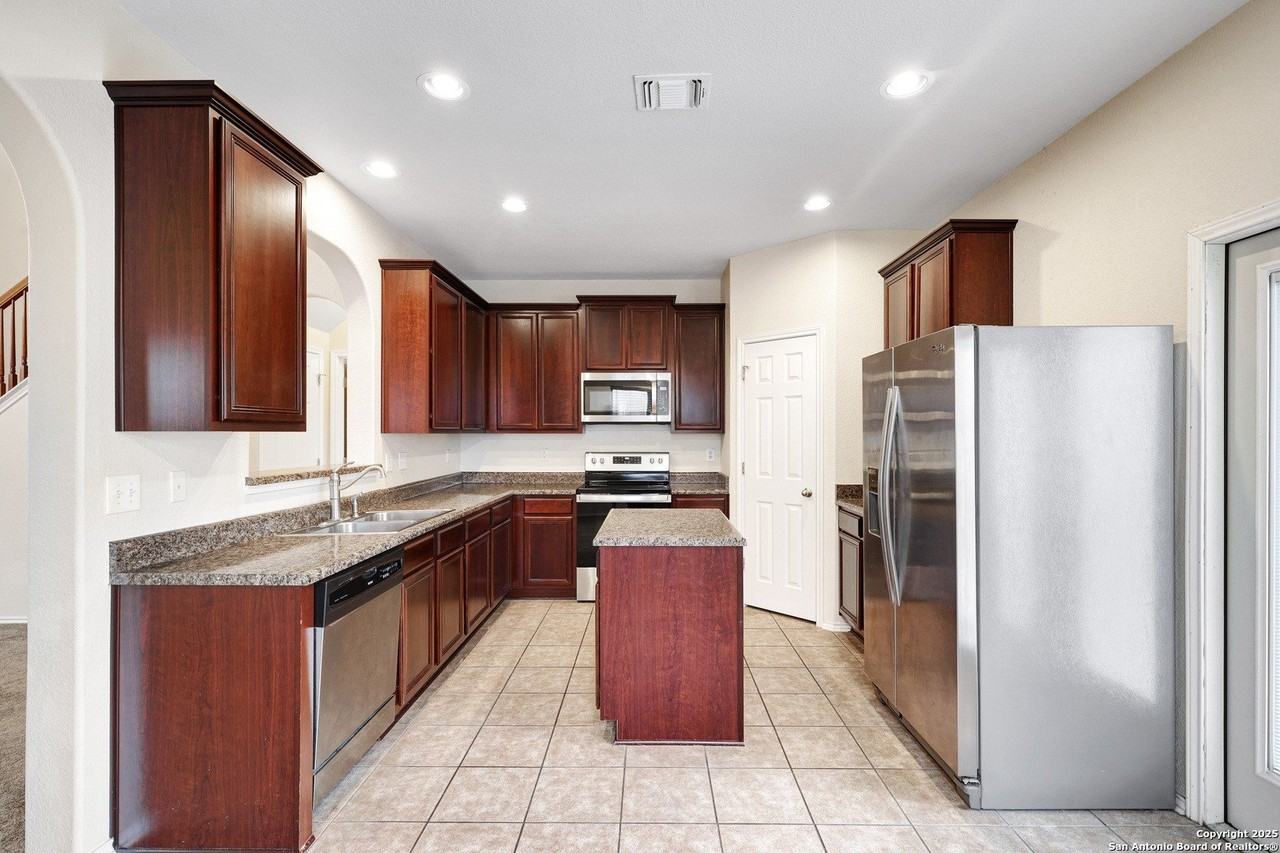 10410 Weser Ln - Photo 7 of 22