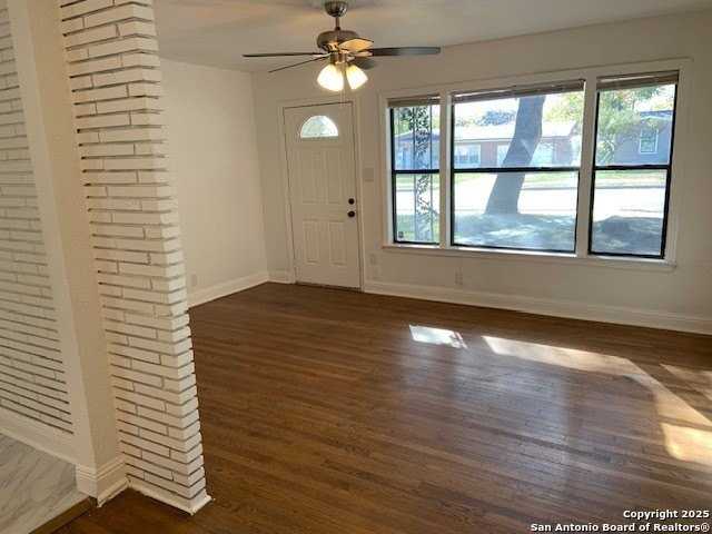 463 Shannon Lee St - Photo 3 of 21