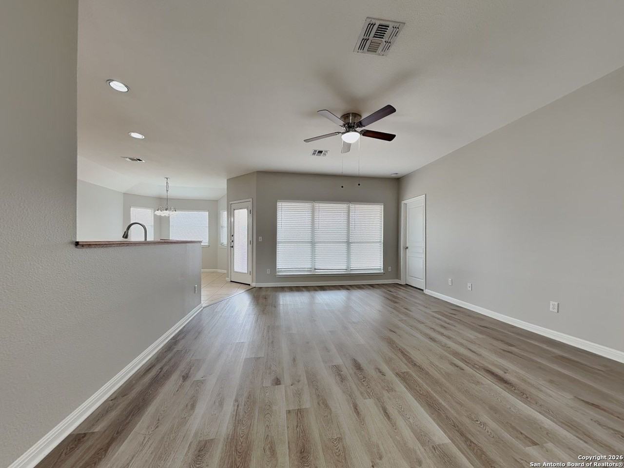 2164 Bentwood Dr - Photo 2 of 16