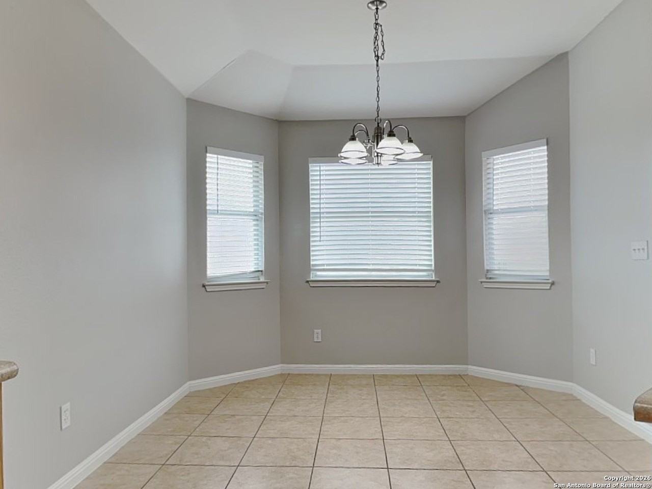 2164 Bentwood Dr - Photo 5 of 16