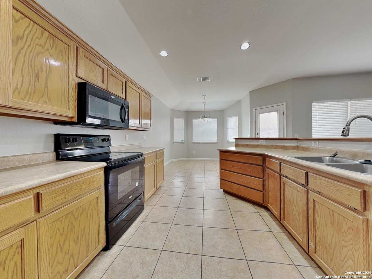 2164 Bentwood Dr - Photo 6 of 16