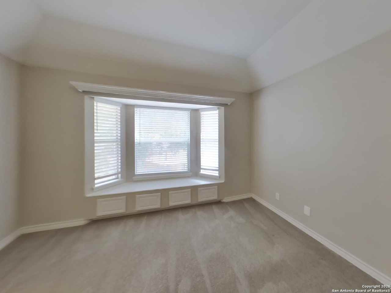 1220 Idlewood - Photo 6 of 17