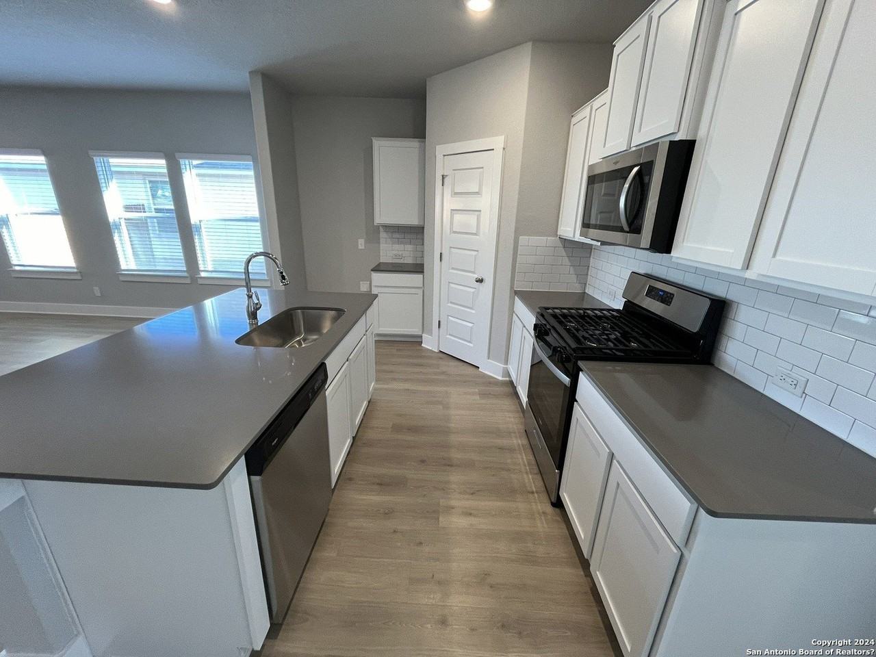 4506 Nueces Path - Photo 7 of 40