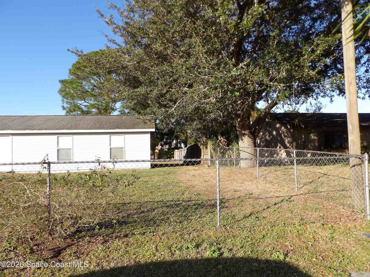 6318 Hudson Rd - Photo 2 of 38