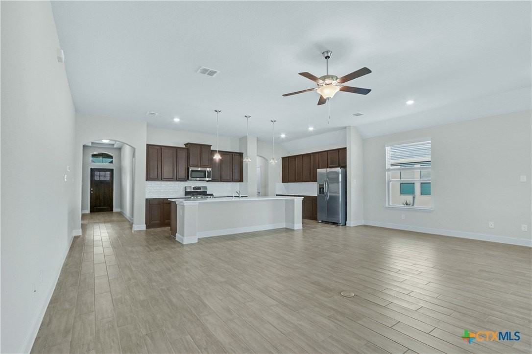 2244 Meadow Way St - Photo 4 of 17