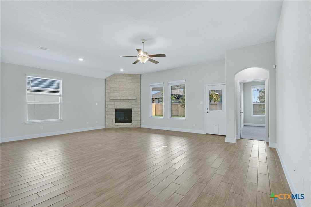 2244 Meadow Way St - Photo 5 of 17