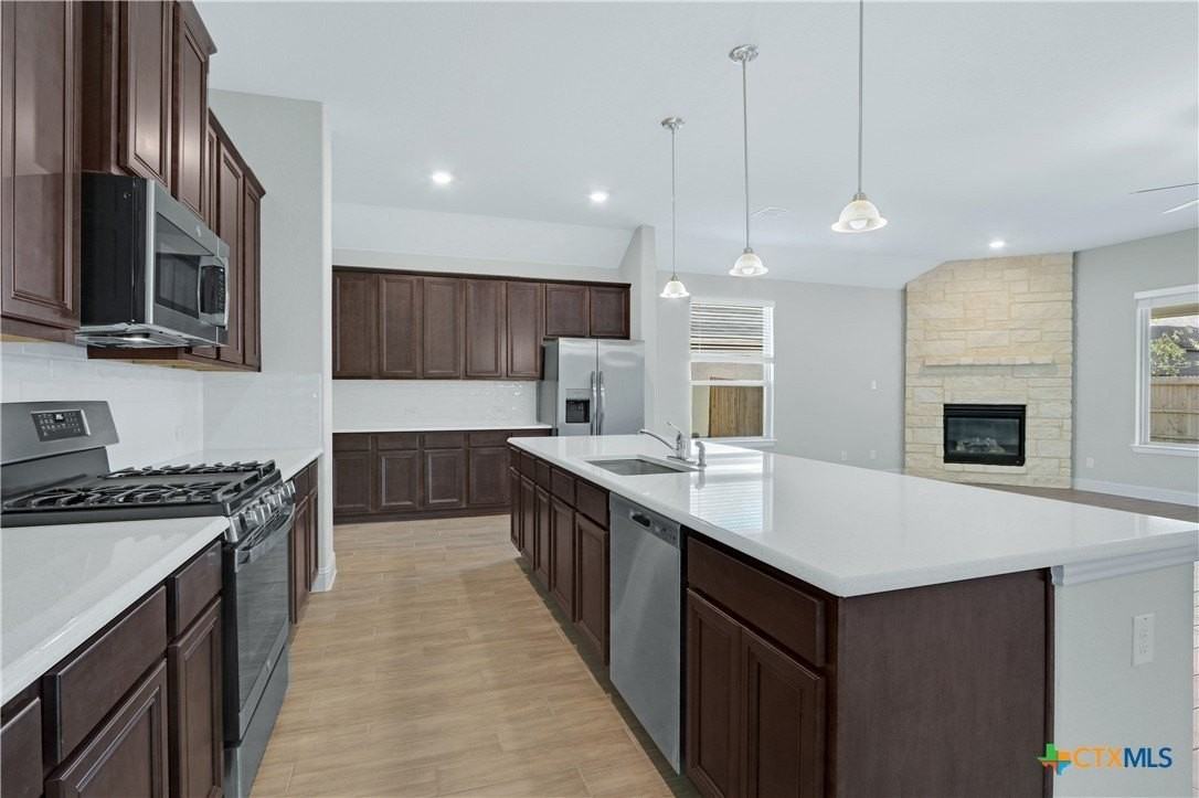 2244 Meadow Way St - Photo 6 of 17