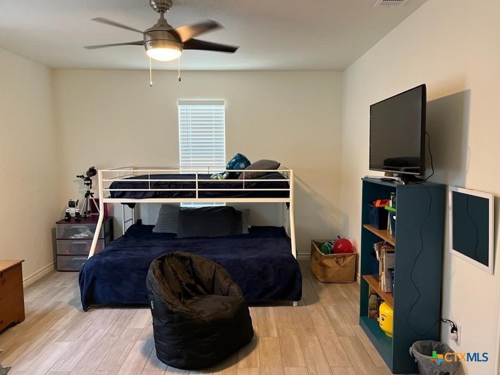 907 E 3rd St Apt A #A - Photo 4 of 13