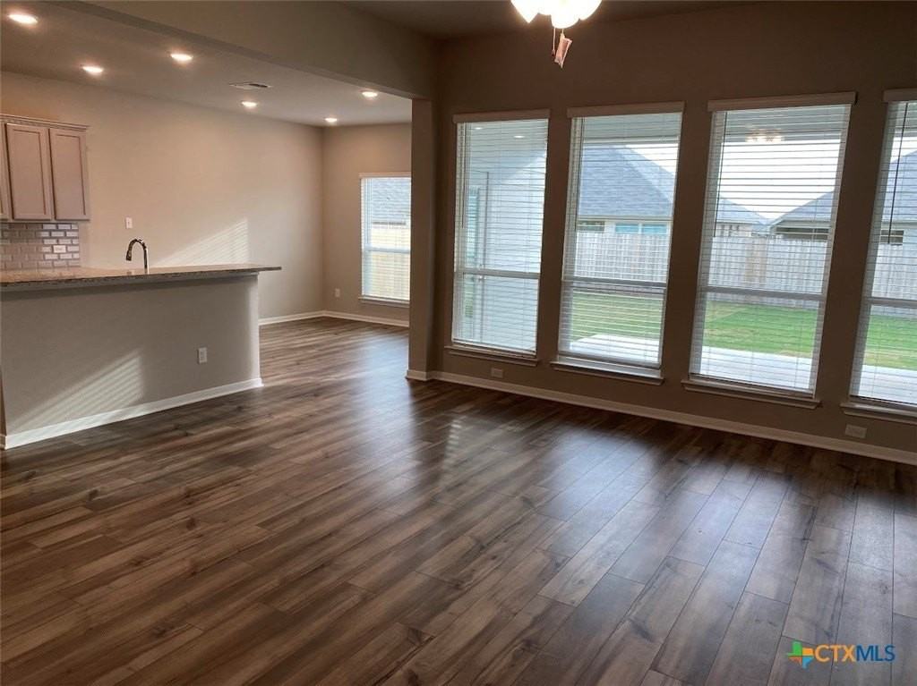 10231 Six Shooter Ln - Photo 3 of 25