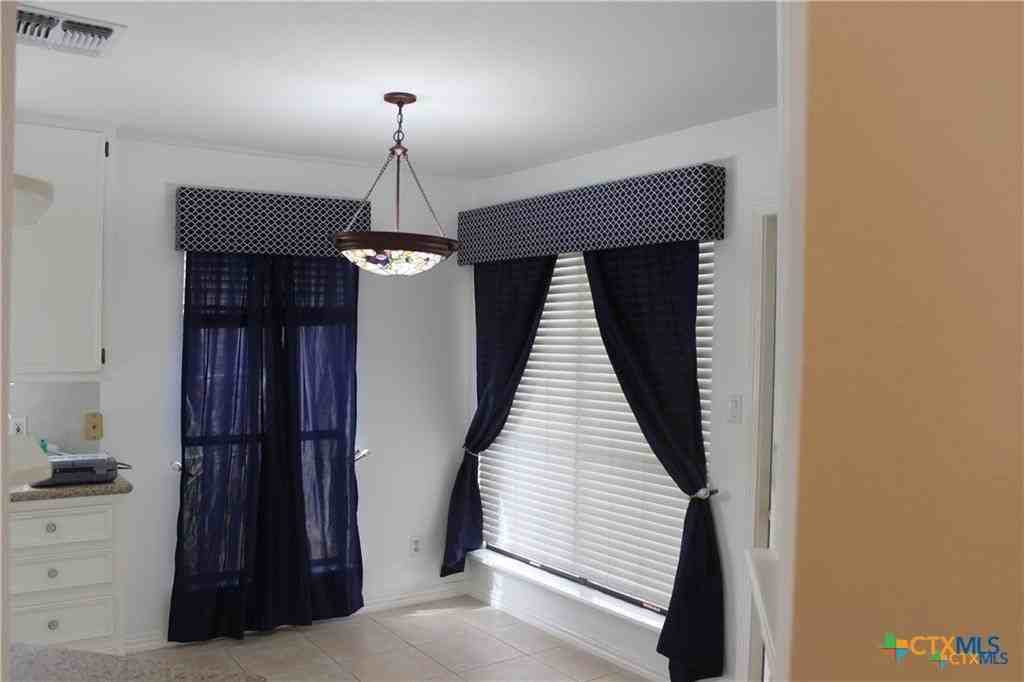 223 Ridgewood Dr - Photo 3 of 13