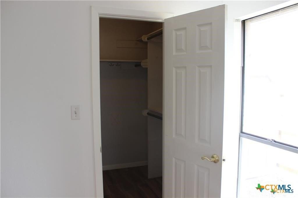 223 Ridgewood Dr - Photo 6 of 13