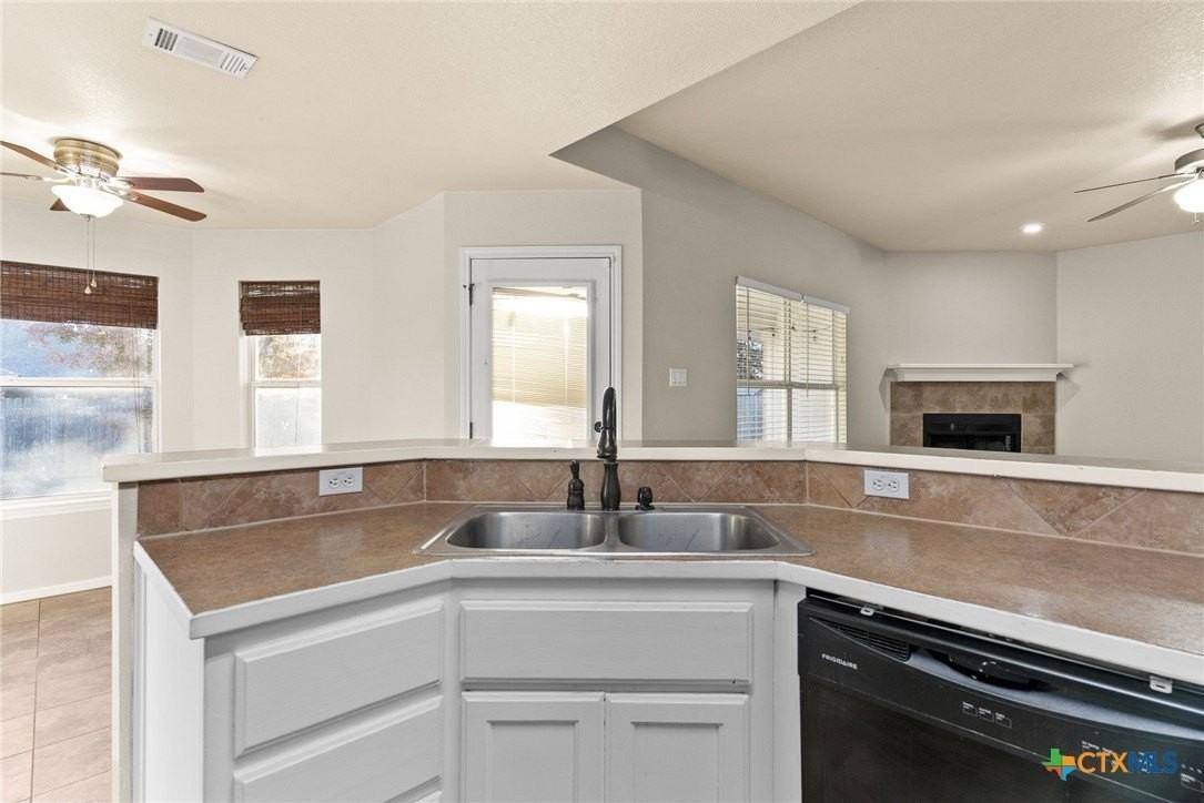 3505 Lucas St - Photo 5 of 15