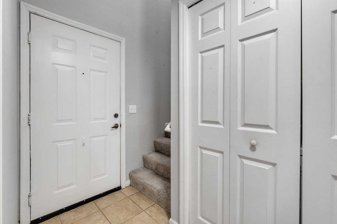 2801 Chancellorsville Dr Apt 137 #137 - Photo 3 of 42