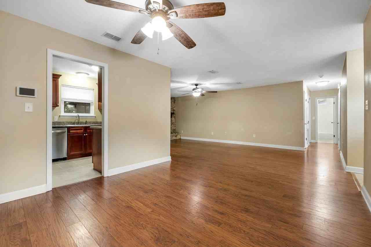 5831 Split Oak Ln - Photo 7 of 26