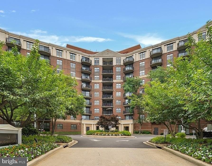 3401 38TH Street NW unit: 1B-T01-102 #1BT01-102 - Photo 5 of 20