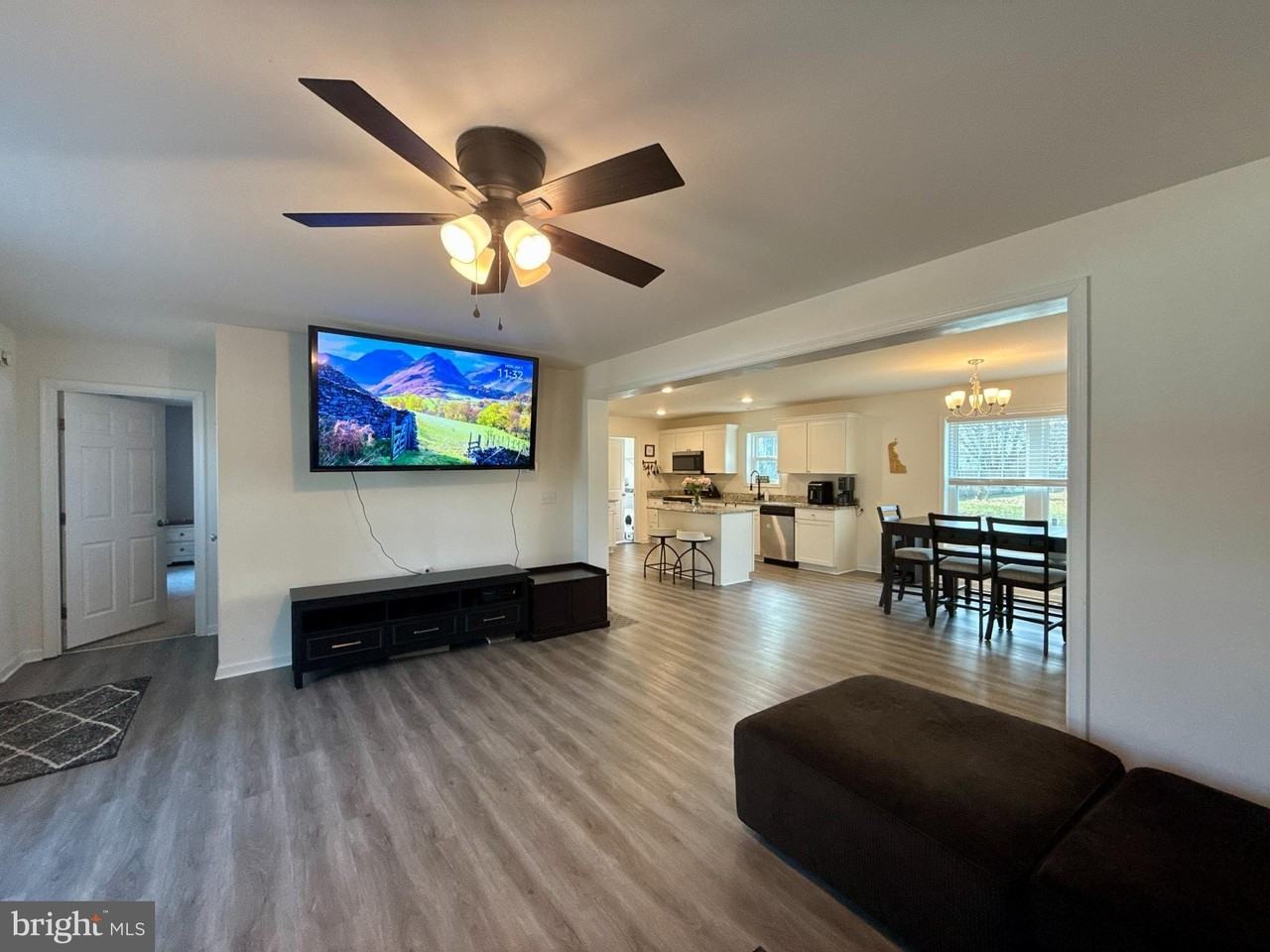 4 Senator Ave - Photo 4 of 17