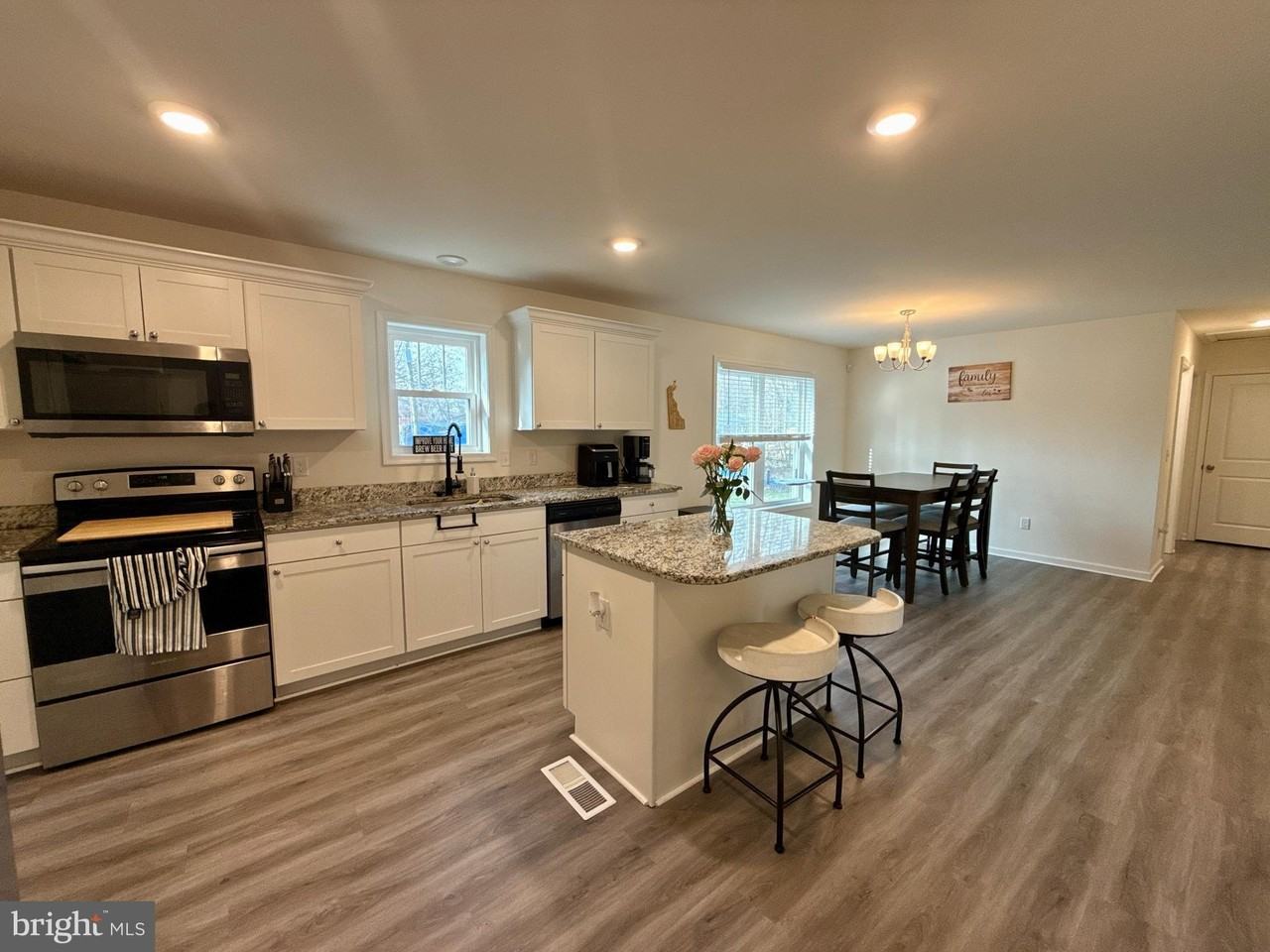 4 Senator Ave - Photo 7 of 17