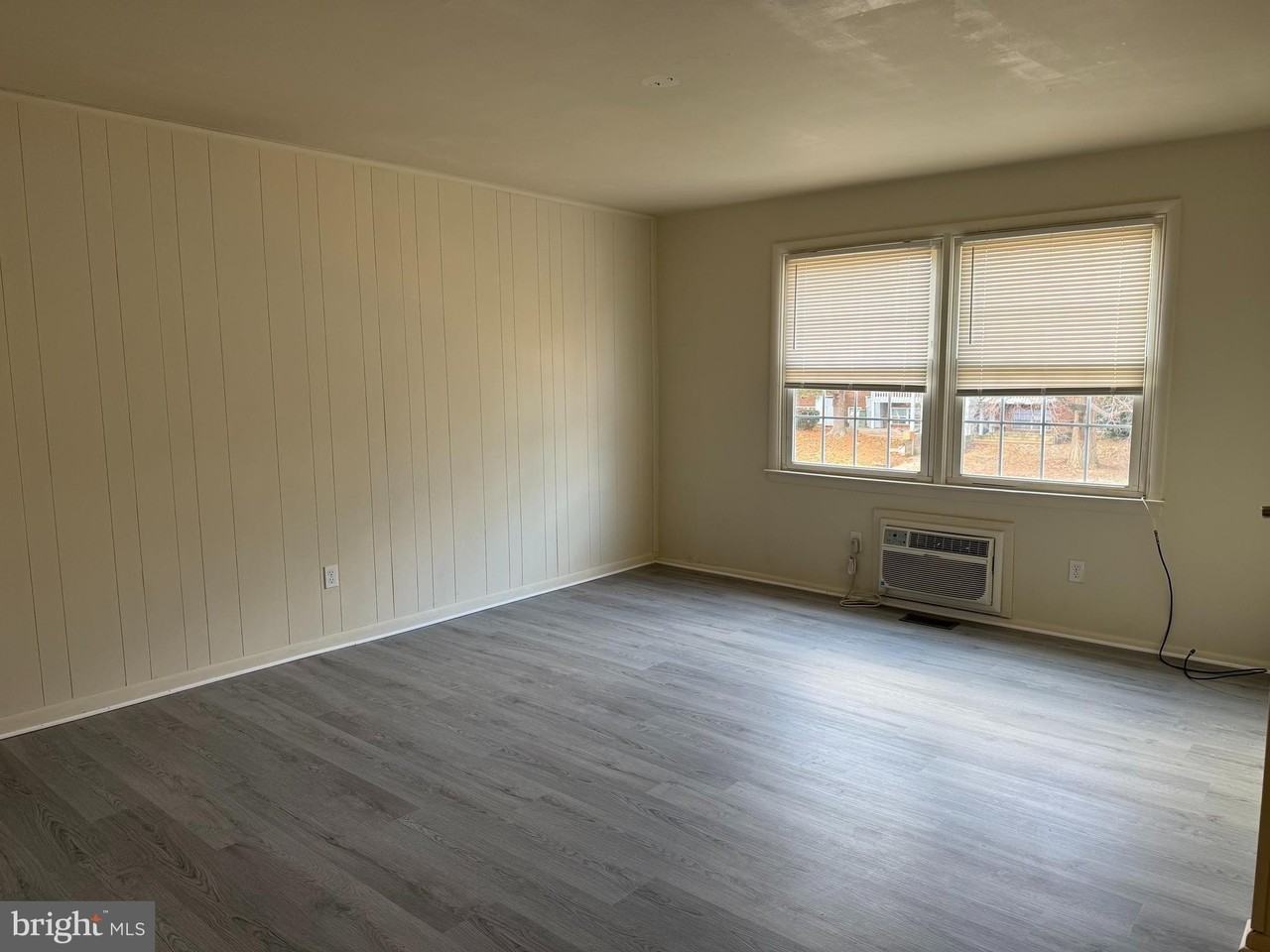 539 Homestead Rd Apt B - Photo 3 of 6