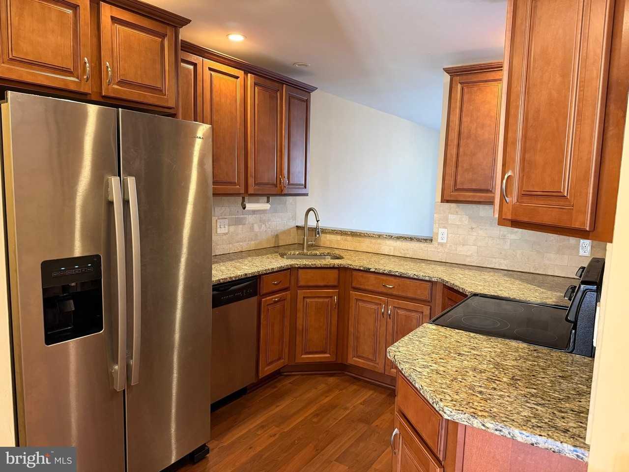 3236 Champions Dr - Photo 2 of 13