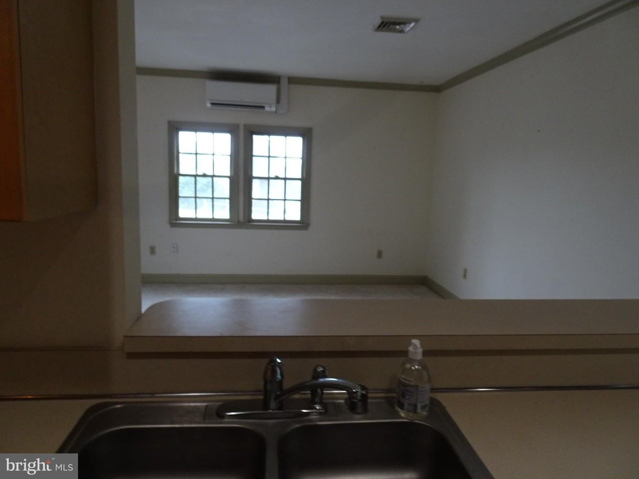 222 Delaware St Apt 1 #1 - Photo 7 of 18