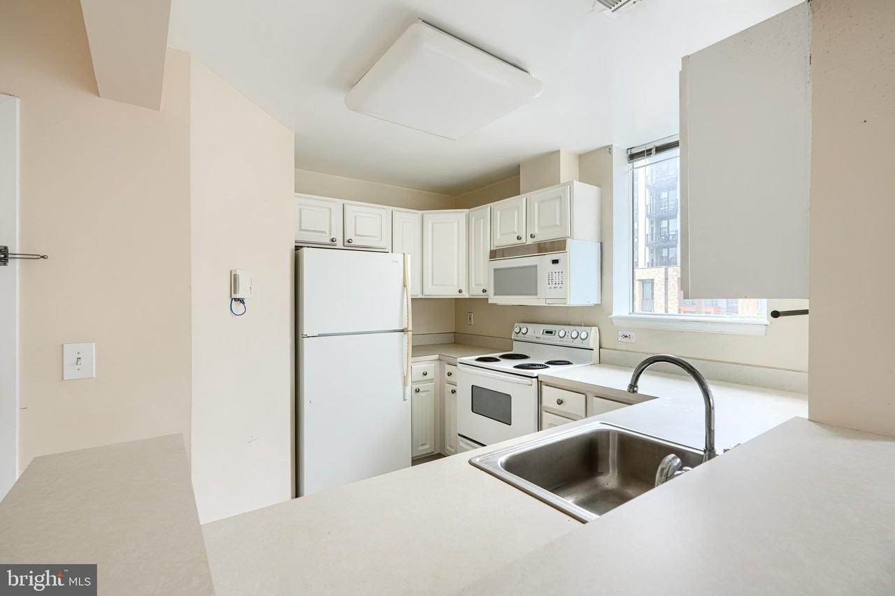 23 Pierside Dr Apt 201 #201 - Photo 6 of 28