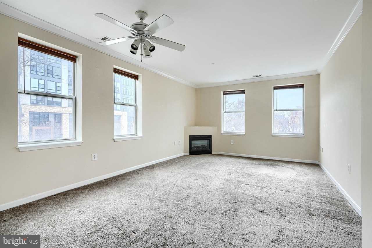 23 Pierside Dr Apt 201 #201 - Photo 7 of 28