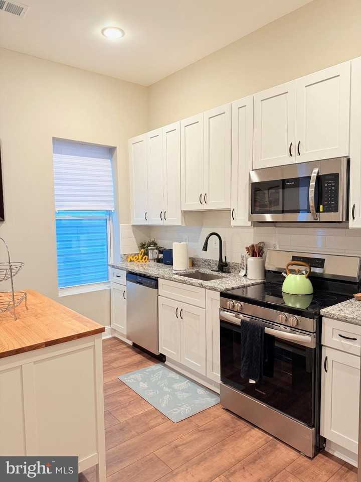 3429 Chestnut Ave - Photo 3 of 20