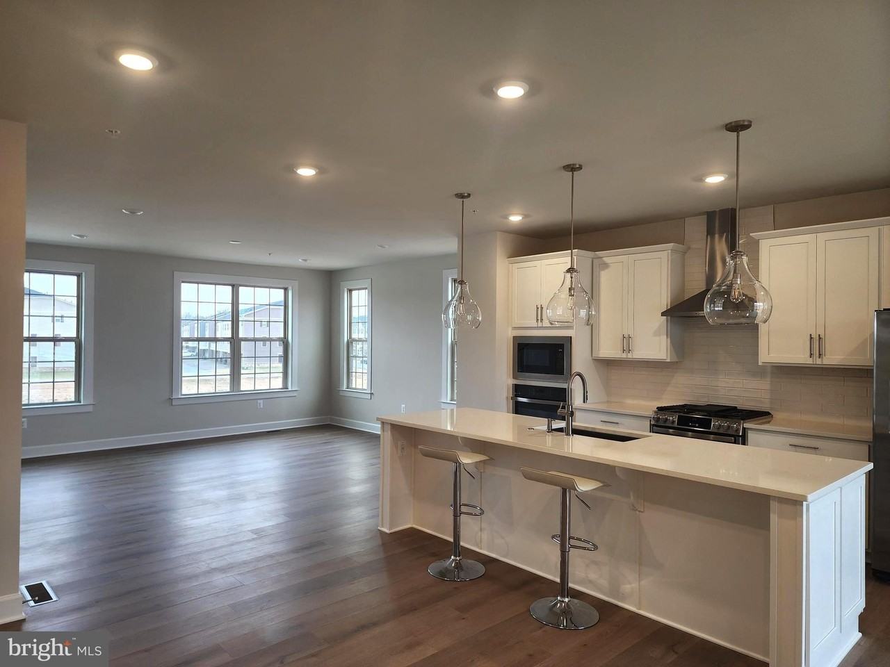 2111 COLLINGTON Place - Photo 5 of 25