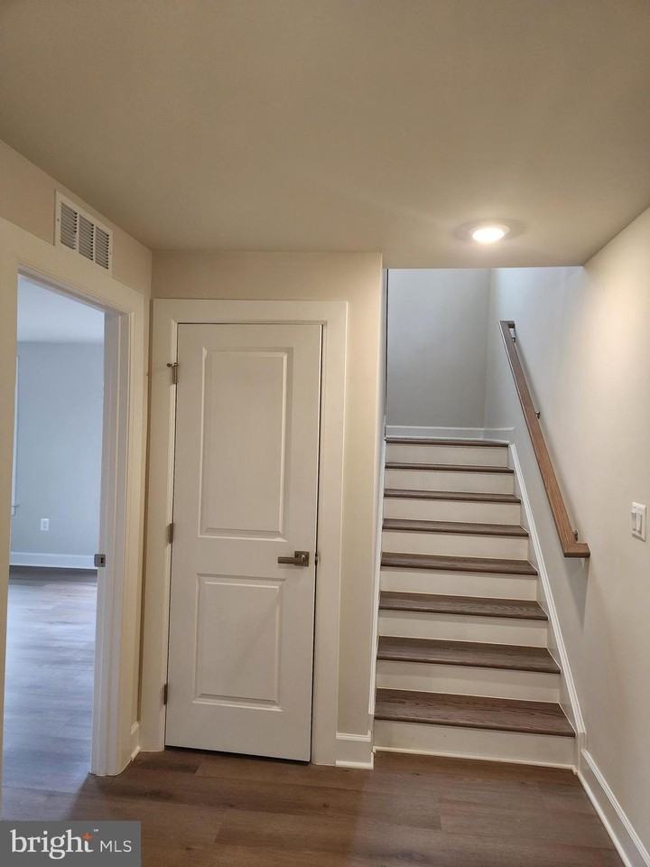 2111 COLLINGTON Place - Photo 7 of 25