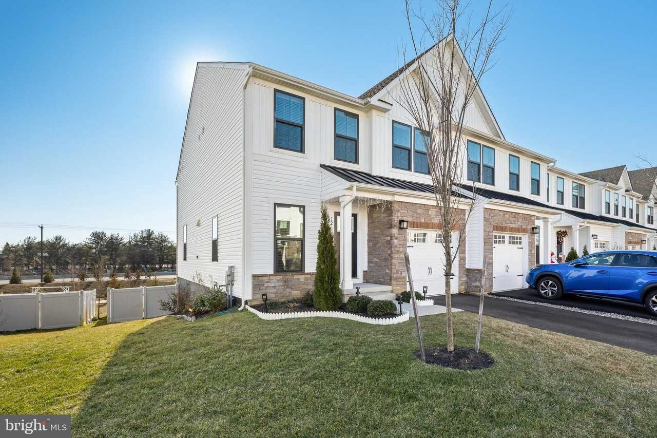 12 Sage Way - Photo 3 of 34