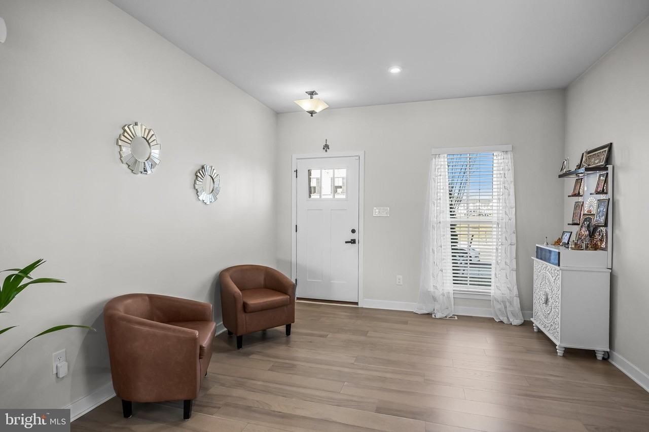 12 Sage Way - Photo 4 of 34