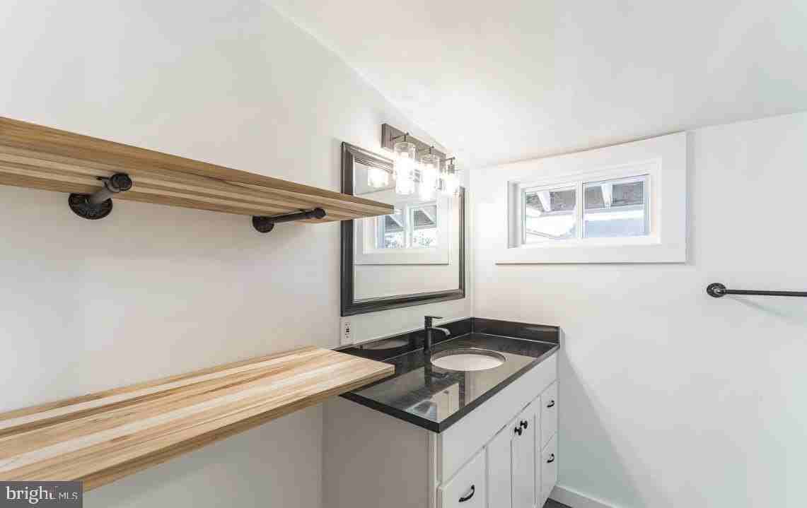 321 W Gay St - Photo 6 of 16